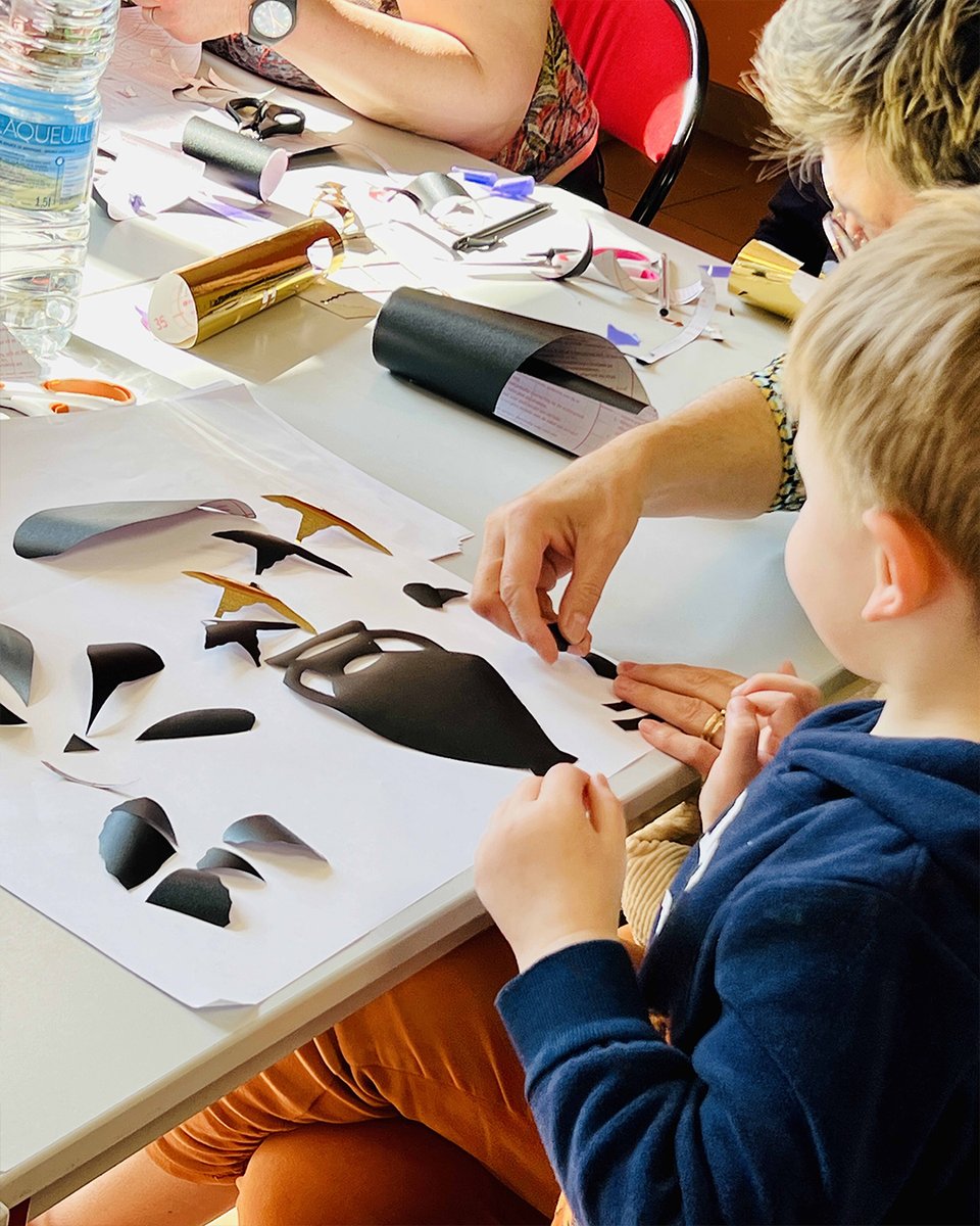 📸 Mercredi 9 avril, en partenariat avec l’<a href="/AggloLensLievin/">Agglo Lens-Liévin</a>, la médiathèque a accueilli l’artiste Majeon Art pour un atelier parent-enfant 🎨

#art #lenslievin #pasdecalais