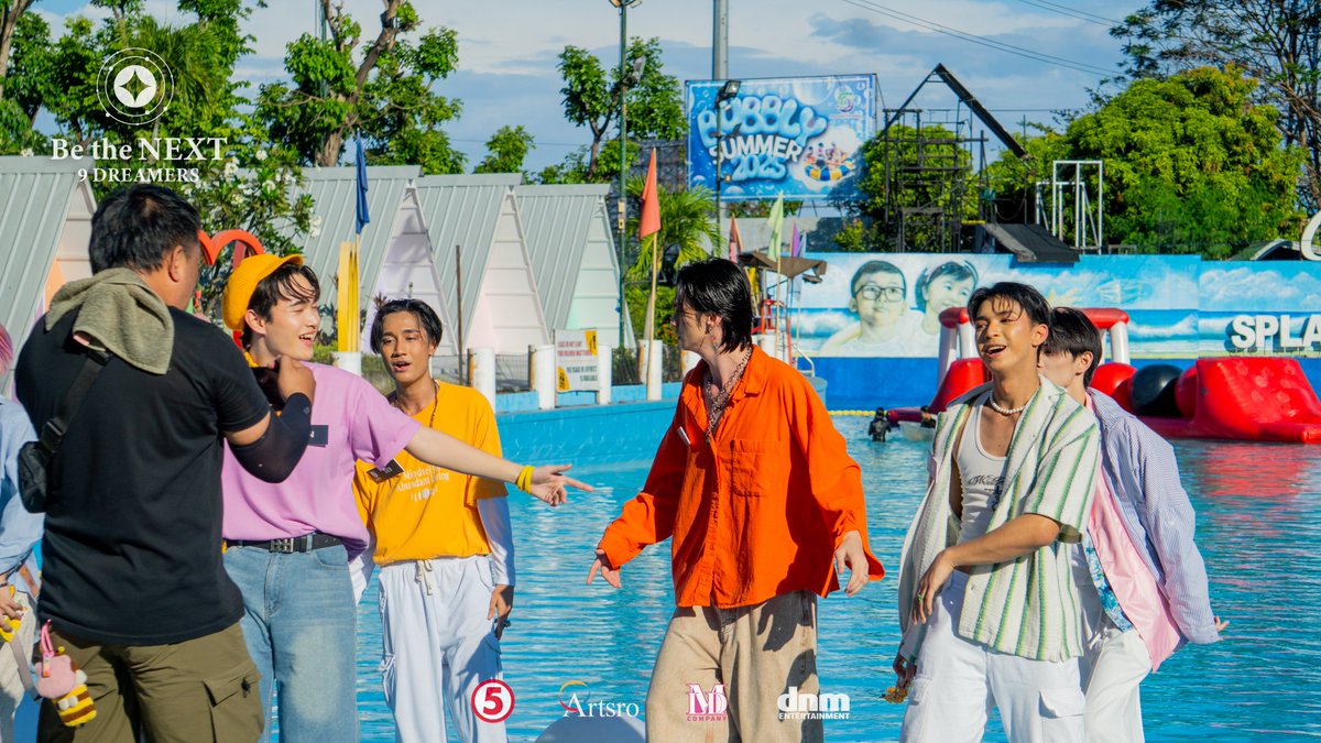 BeTheNext_OFC's tweet photo. [📸] Behind The NEXT: 9 Dreamers

Banana chacha~ 🍌

Was #TeamElo your ultimate vibe check on last week’s episode? ☀️🌊🍃

#BeTheNext_9Dreamers #비더넥스트_9드리머 #글로벌보이그룹데뷔프로젝트 #GlobalBoygroupDebutProject #kpop #tv5 https://t.co/lgAjUADnrb
