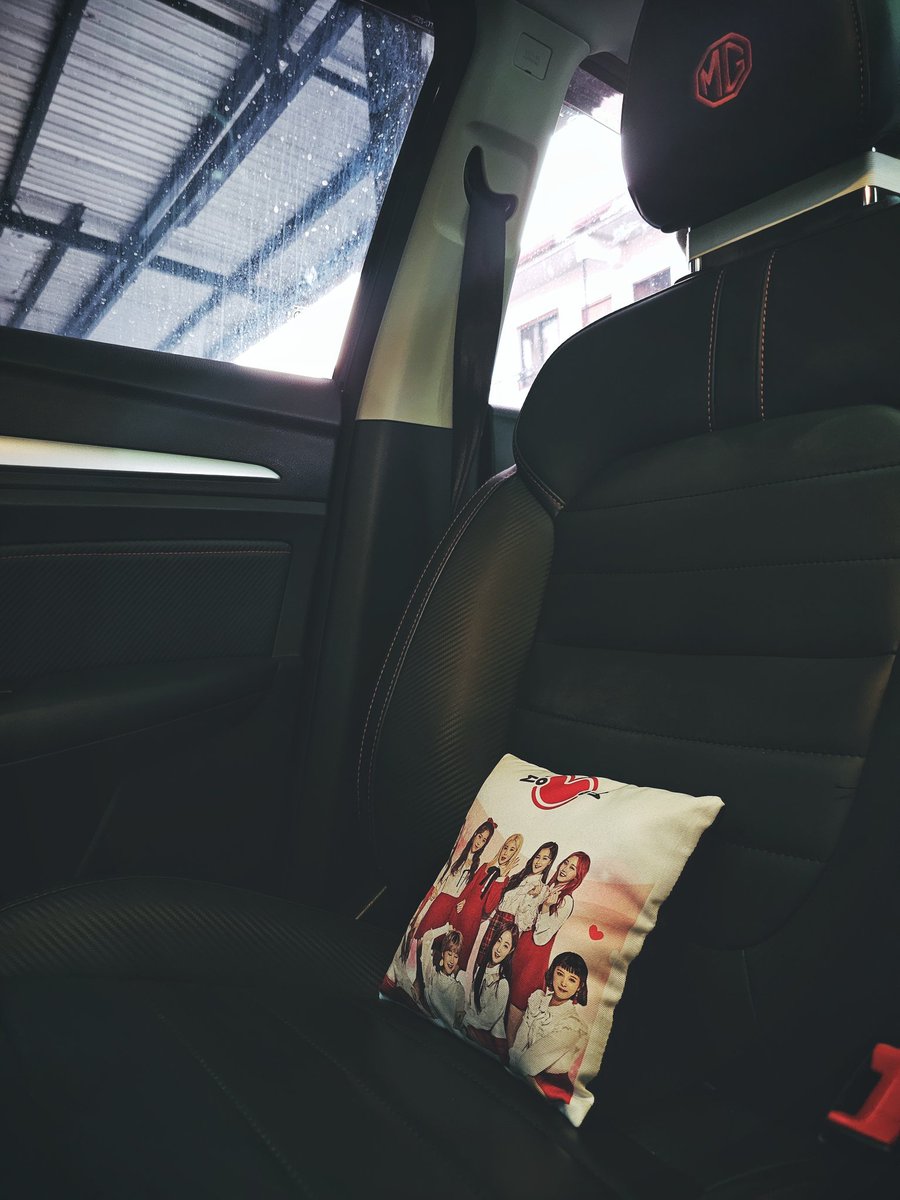 Never left the Merry Go Round. Welcome back, MOMOLAND. We are ready to get tickets for the next ride. <a href="/nancy__jewel/">Nancy 낸시</a> <a href="/janeeexxyeon/">JANE</a>