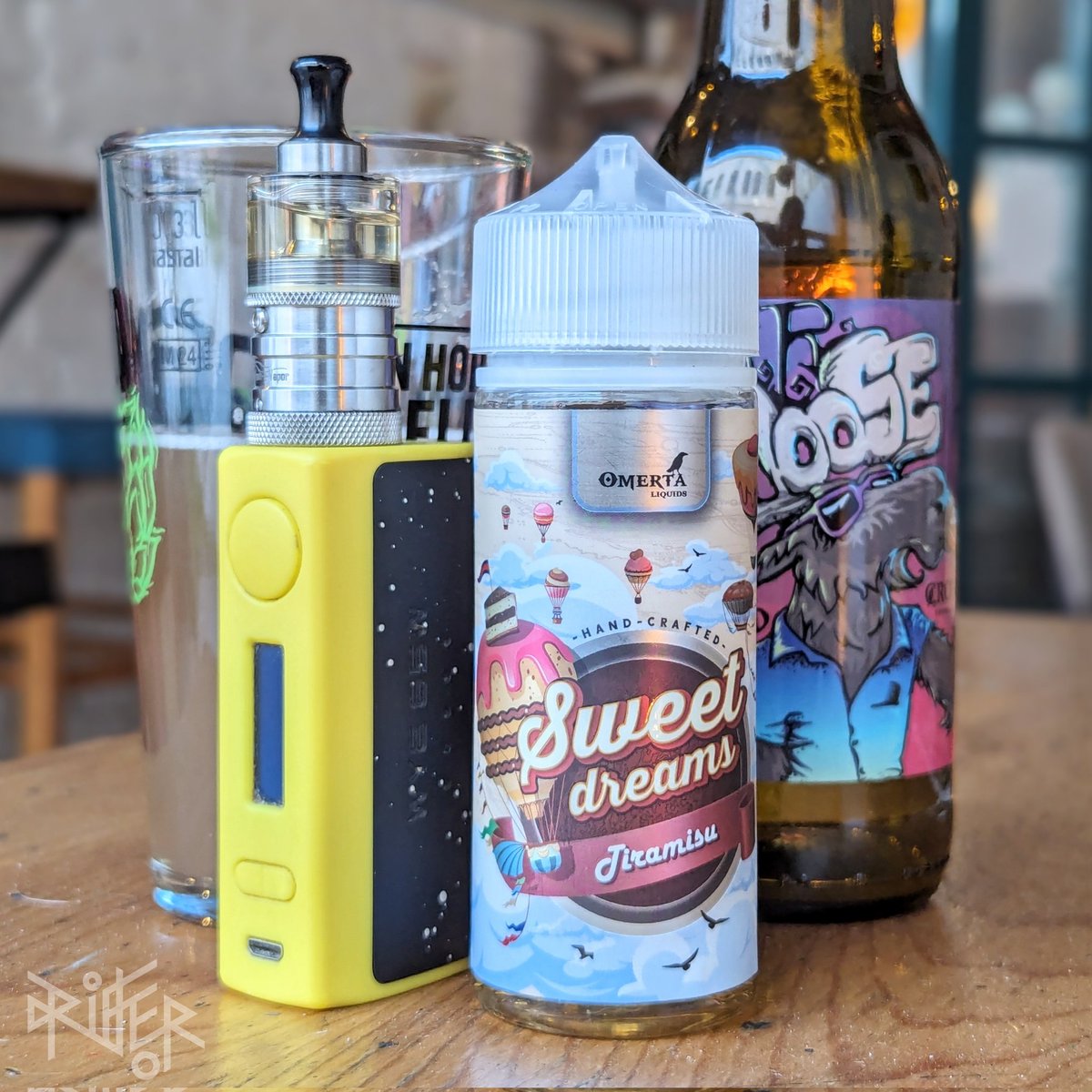 Omerta liquids Sweet dreams Tiramisu 

#omerta #omertaliquids #raven #sweetdreams #tiramisu