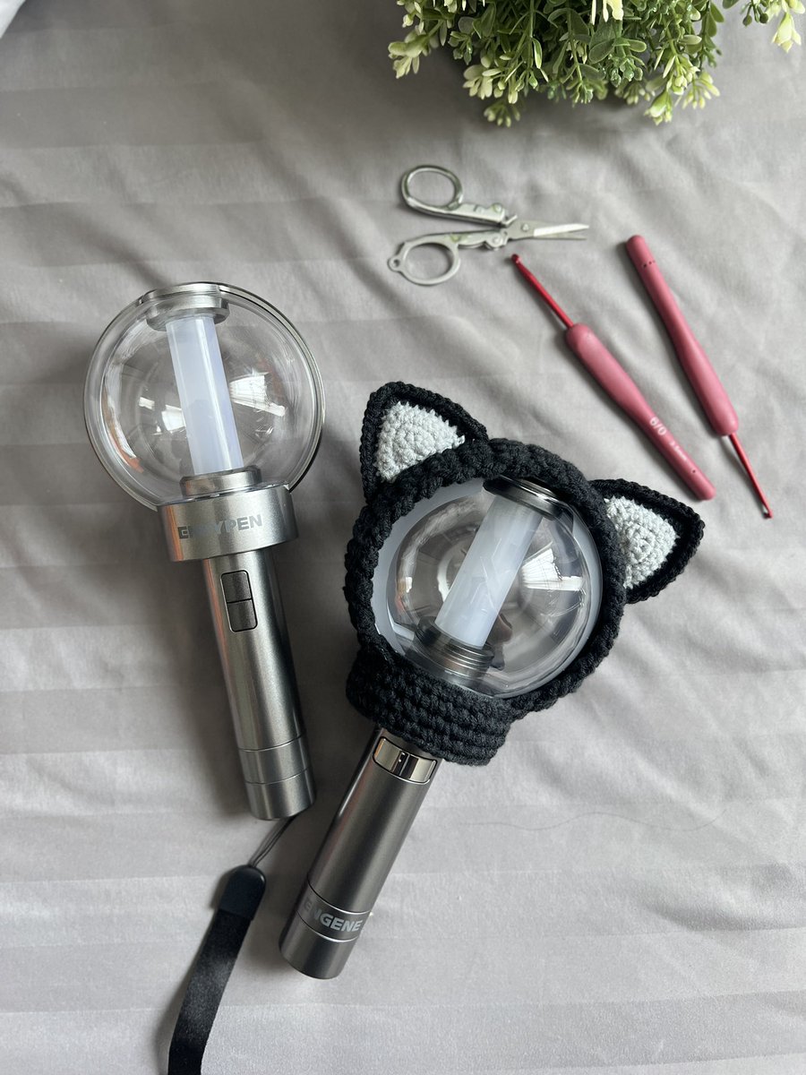 Haru9539's tweet photo. ปลอกบง ✨ พัคจงซอง
งานโครเชต์ ใส่ได้ทั้ง 2 Ver. 🐈⬛
🧶 Chrochet Cover Enhypen Lightstick
🎀 200 บาทรวมจัดส่ง
🎀 150 บาท นัดรับหน้าคอน
💌 pls DM
#WALKTHELINE_IN_BANGKOK
#EN_WORLDTOUR_WALKTHELINE #CoverLightstick #ตลาดนัดEnhypen #แท่งไฟEnhypen https://t.co/fBFiwyI8SK