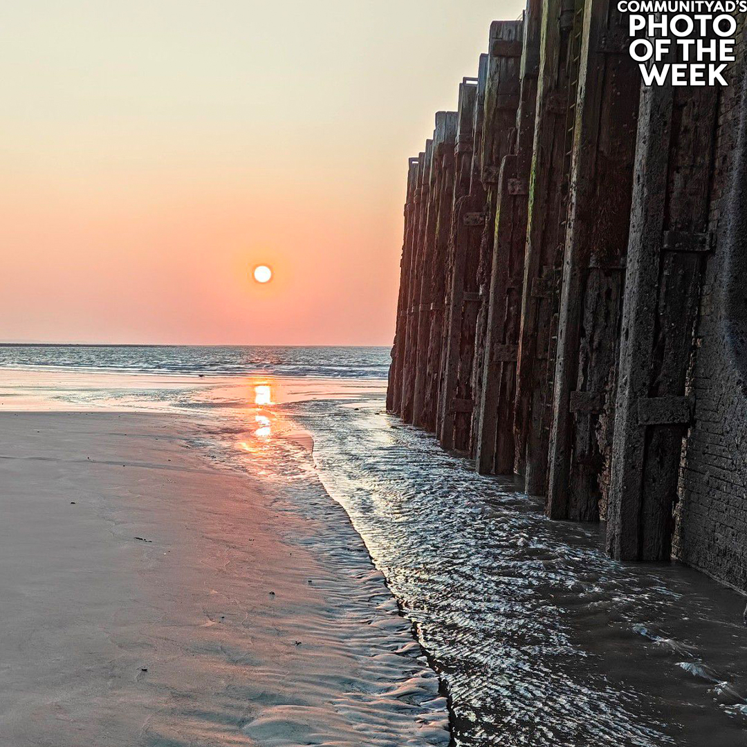 CommunityAd's tweet photo. Golden light over calm waters 🌅✨ 📸 A sunrise masterpiece by Folkestone Hythe & local pics by Andy — our Photo of the Week!
#CommunityAd #FolkestoneHarbour #Sunrise #Photography
#PhotoOfTheWeek #Folkestone https://t.co/vfisHPiBfA