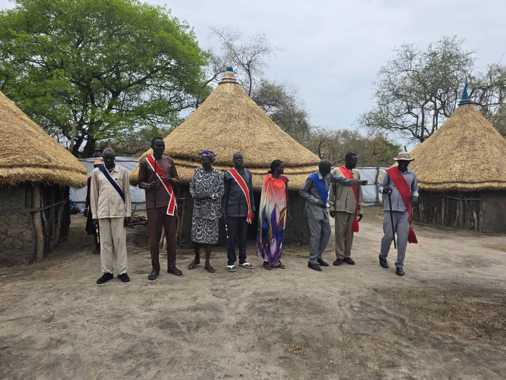 PeaceCanal's tweet photo. In Ayod County, Jonglei State, 3 abduction prevention centres in Paloi of Kuachdeng, Parial in Mogok, and Wunkuel in Wau Payam have been successfully constructed. The centres were identified as hot-spot locations where abductors carry out abduction activities in Ayod County. Under the spiritual leaders' engagement project, these centers have been handed over to the local communities. The youth have occupied these centres to patrol,  provide protection, and prevent abduction activities. Together with the support from RSRTF Jonglei, GPAA, Peace Canal is a proud implementer of this project. In the quest to find sustainable solutions to end conflict and child abduction, we want to ensure amicable solutions are applied to bring peace and harmony to every community affected.
#SouthSudan #PeaceCanal #Peace4All #SustainablePeace #EndChildAbduction #SSOX