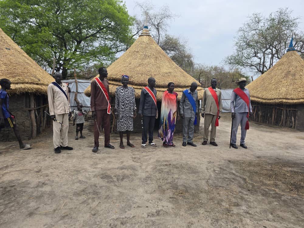 PeaceCanal's tweet photo. In Ayod County, Jonglei State, 3 abduction prevention centres in Paloi of Kuachdeng, Parial in Mogok, and Wunkuel in Wau Payam have been successfully constructed. The centres were identified as hot-spot locations where abductors carry out abduction activities in Ayod County. Under the spiritual leaders' engagement project, these centers have been handed over to the local communities. The youth have occupied these centres to patrol,  provide protection, and prevent abduction activities. Together with the support from RSRTF Jonglei, GPAA, Peace Canal is a proud implementer of this project. In the quest to find sustainable solutions to end conflict and child abduction, we want to ensure amicable solutions are applied to bring peace and harmony to every community affected.
#SouthSudan #PeaceCanal #Peace4All #SustainablePeace #EndChildAbduction #SSOX