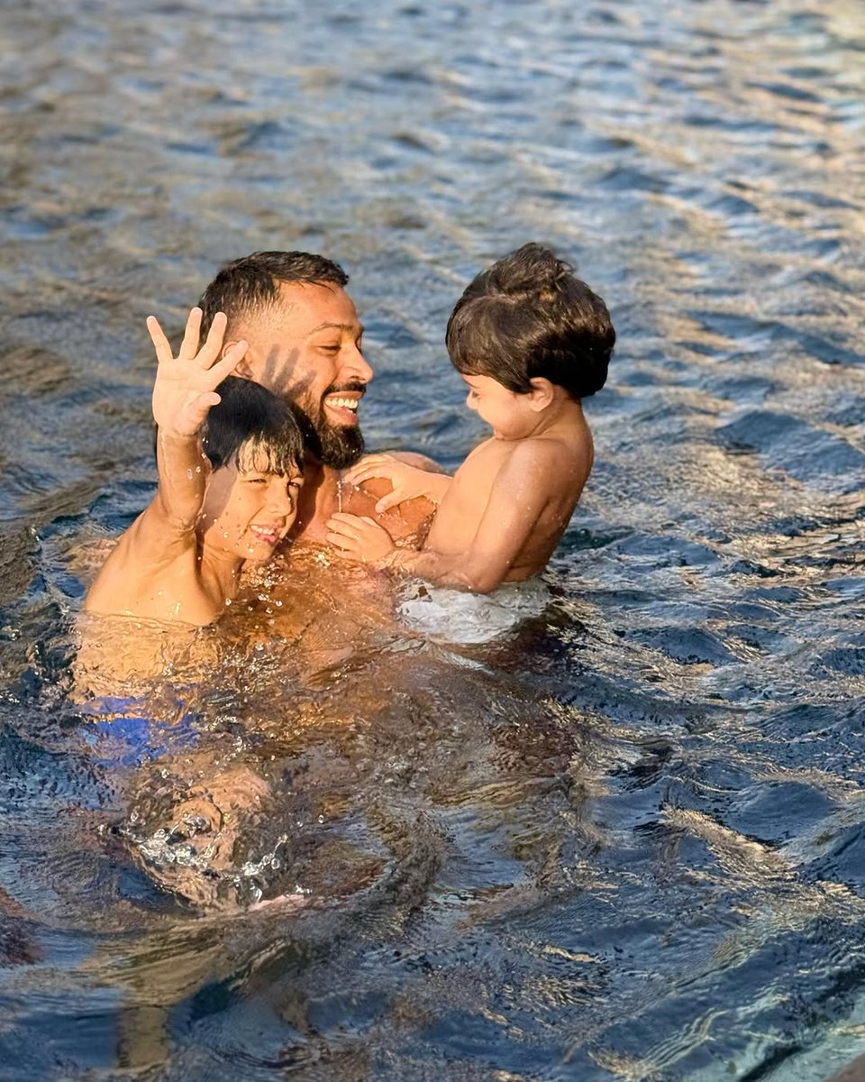 PuneTimesOnline's tweet photo. #ICYMI: "Water babies," captions #HardikPandya as he drops an adorable picture with #Agastya & #Kavir
#Hardik #HP #KrunalPandya #cricket #summers https://t.co/XCgYKAm5rJ