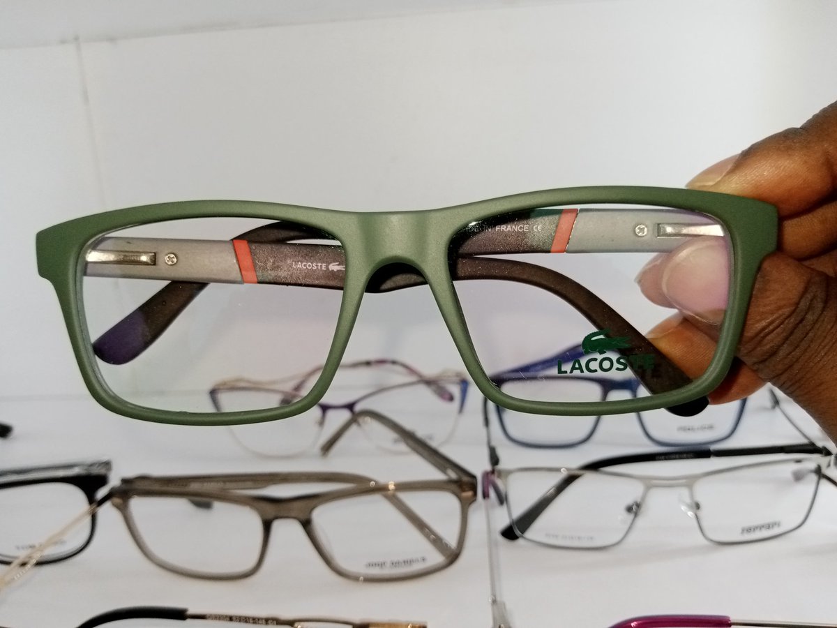 Dawudi11's tweet photo. Delivered to our nakasero market patient you can as well order for your glasses through our watsup number 0783113374 or visit us on Colline house speke Rd next to speke hotel kampala pay through momo code 616088 (David) #lenses #opticalframes
#eyecheckup #bifocals #progressive https://t.co/sqDmYOUp9z