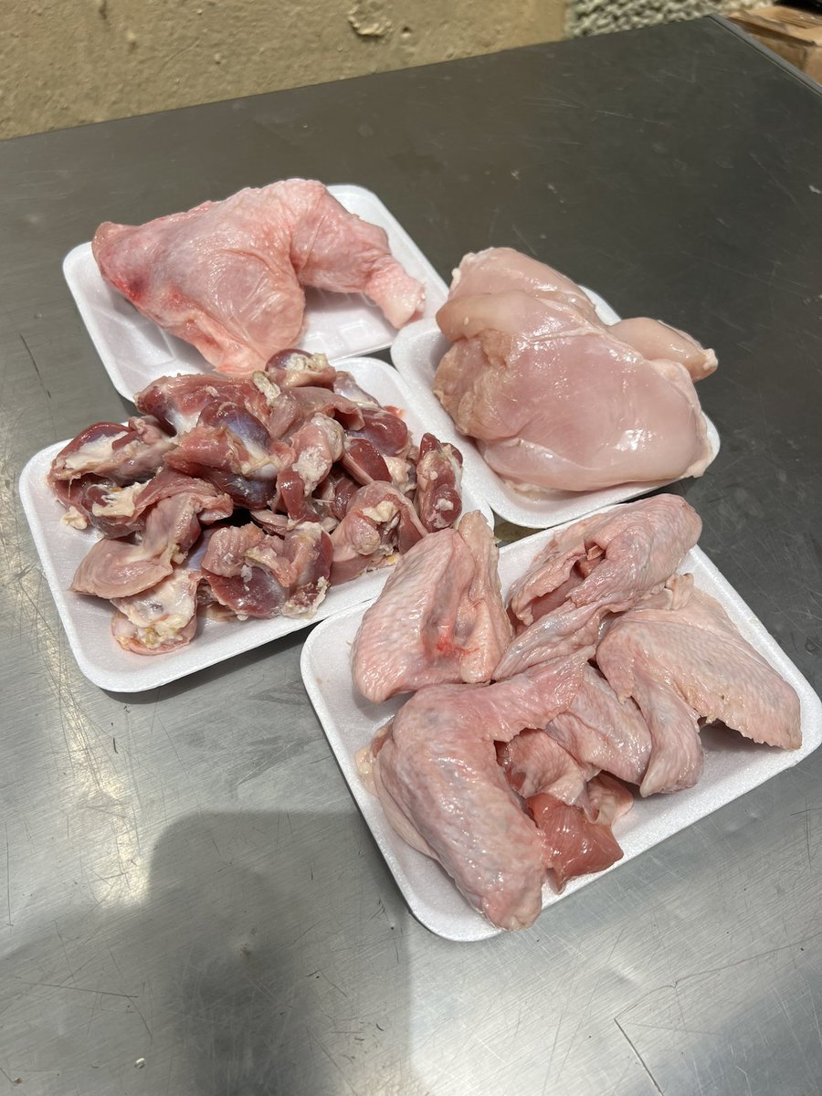 ChefscornerNg's tweet photo. Chicken combo - 11,500

500g chicken gizzard 
250g chicken breast 
500g chicken wings 
500g chicken laps https://t.co/Qbwpg6MBmA