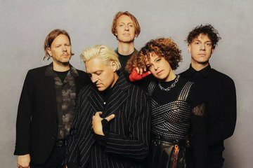 ProfesorJonk's tweet photo. "Cada uno tiene sus propios talentos. Depende de cada uno ver lo que realmente puede hacer".
Win Butler.
🎂
Verle en escena es una experiencia inolvidable.
Enormes @arcadefire.
#WillButler #arcadefire #musica
https://t.co/XIEVbhcBSB https://t.co/jR8muIAOBT