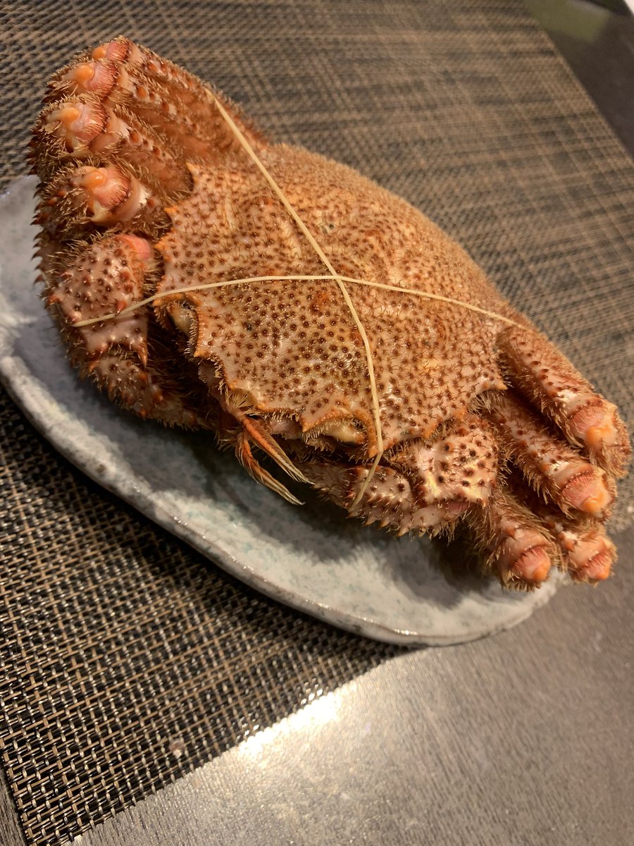 妻がお客様に、毛蟹の実入りを説明するには、食べないと分からないと言われご馳走する事にしました。🤗