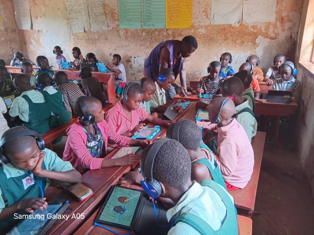 AWYAD_UG's tweet photo. Through the #INSPIREProject, AWYAD is transforming access to #education in #OruchingaRefugeeSettlement. 

In communities like Rwamurunga and Kibwera, children who had previously dropped out of school are now back in the classroom.  

By addressing key challenges such as literacy and numeracy gaps, this initiative is not only helping learners stay in school but also improving their long-term educational outcomes. 

 Together, we’re building brighter futures through inclusive and equitable education. 
#EducationForAll 
#LeaveNoOneBehind