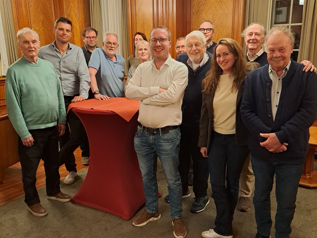 Partij Sleutelstad - Nieuwsbrief #03 | april 2025 - mailchi.mp/3c8e5800d2f1/p… <a href="/Thijs_Vos/">Thijs Vos</a> gekozen tot lijsttrekker Partij Sleutelstad voor gemeenteraadsverkiezingen 2026 #Leiden