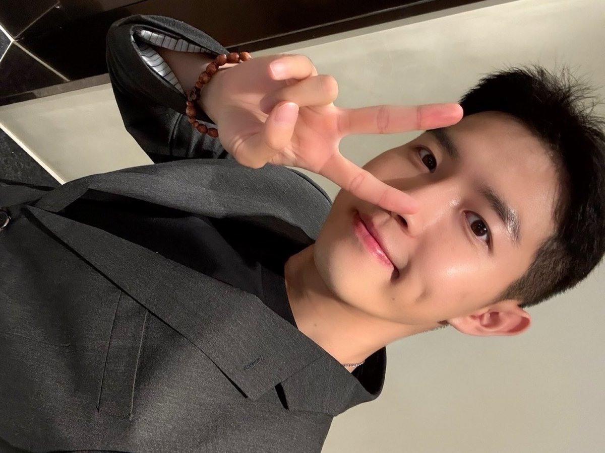 PURE_527's tweet photo. 완전 째발mood https://t.co/zUxZEg93OK