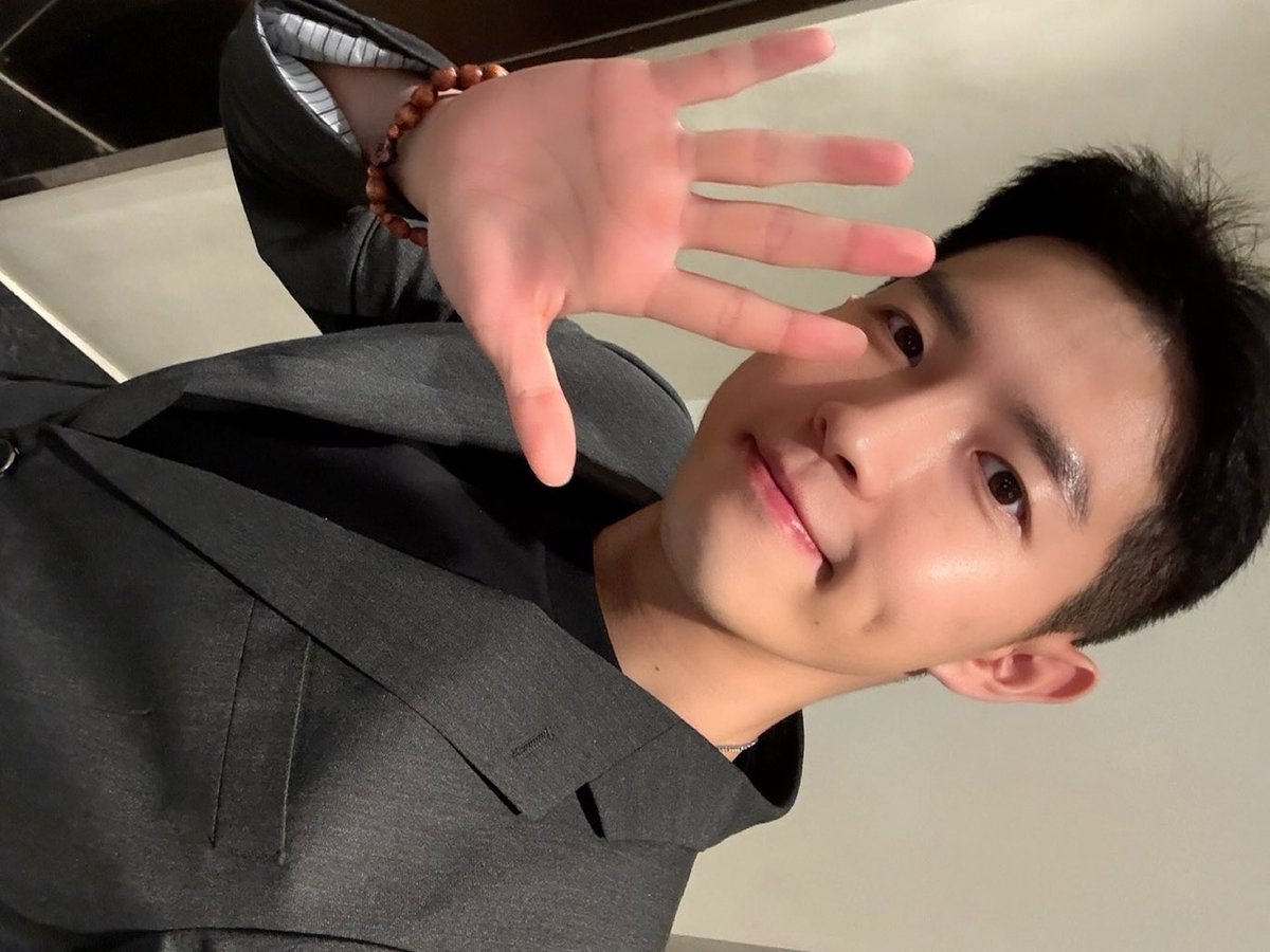 PURE_527's tweet photo. 완전 째발mood https://t.co/zUxZEg93OK