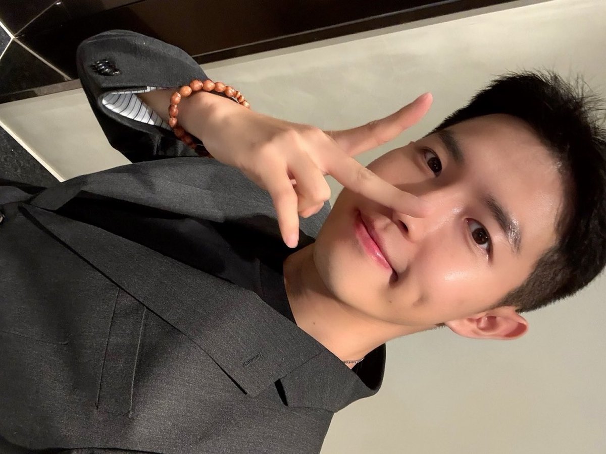 PURE_527's tweet photo. 완전 째발mood https://t.co/zUxZEg93OK