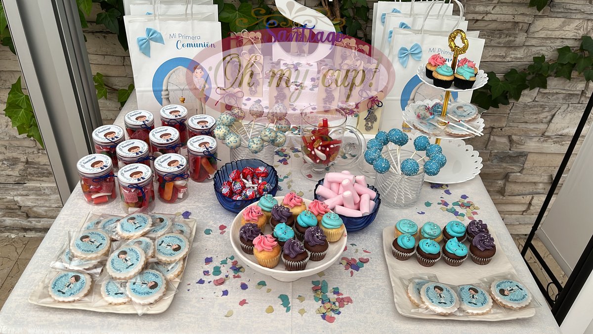 Mayo, el mes de las primeras comuniones, ya está a la vuelta de la esquina, si has pensado en un candy bar no dejes escapar nuestros productos, #cupcakes, #galletas, #cakepops etc
#candybar #candybarcomunion #galletascomunión