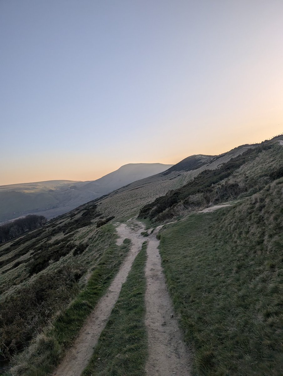 Meadows1989's tweet photo. First run post- marathon yesterday, not as bad as expected and recovery seems to be going well. More sheep than expected. https://t.co/92M8LF8P8I
