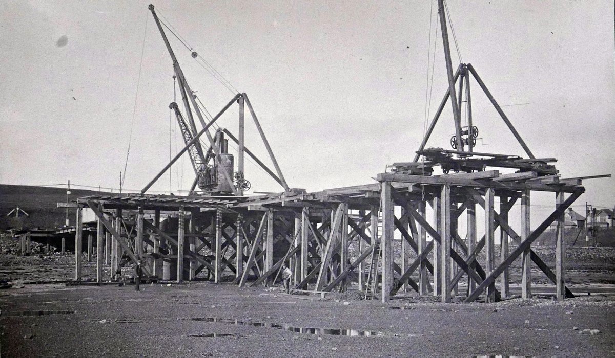 Cumbria Archives (@cumbriaarchives) on Twitter photo Join #BarrowArchives for a talk by Peter Laird on the Crossings to Walney and the building of Walney Bridge on Thursday 24th April at 7pm. Free event but booking essential barrow.archives@cumberland.gov.uk or 01229 407377.
#Walney #bridges #ferries #engineering #LocalHistory Join #BarrowArchives for a talk by Peter Laird on the Crossings to Walney and the building of Walney Bridge on Thursday 24th April at 7pm. Free event but booking essential barrow.archives@cumberland.gov.uk or 01229 407377.
#Walney #bridges #ferries #engineering #LocalHistory