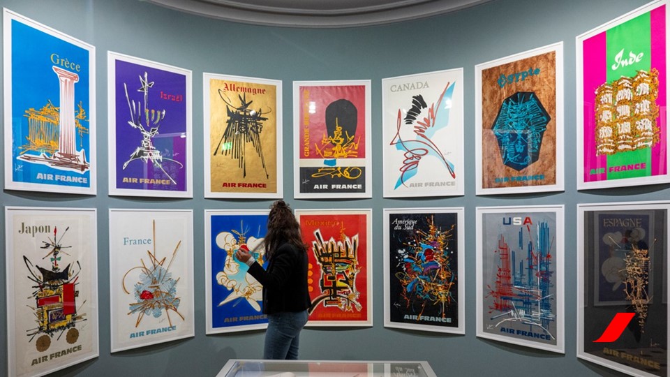 Jusqu’au 7 septembre 2025, #AirFrance est partenaire de l’exposition « Georges Mathieu - geste, vitesse, mouvement » à la Monnaie de Paris. L'occasion de découvrir sa série d’affiches réalisées pour la compagnie en 1967. corporate.airfrance.com/fr/actualites/…