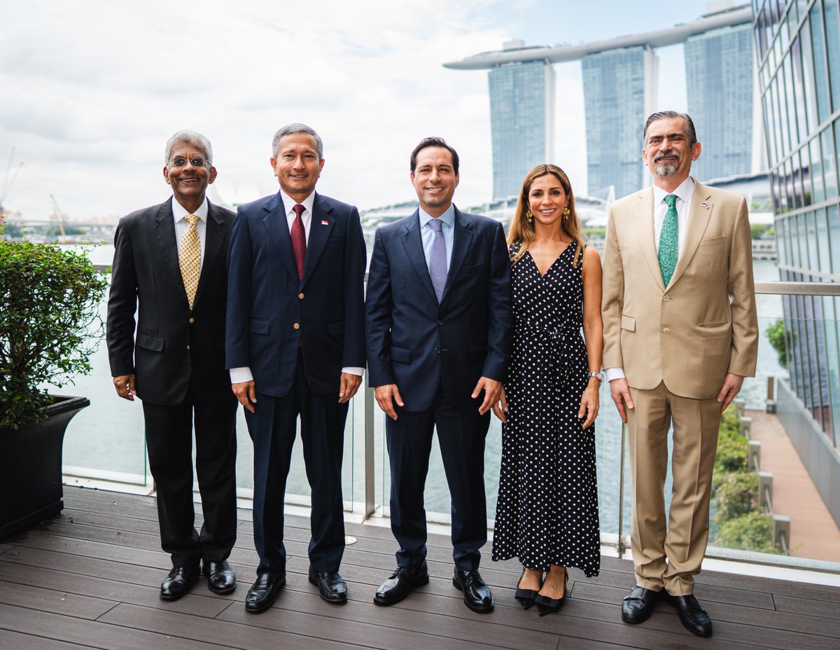 Vivian Balakrishnan (@vivianbala) on Twitter photo Singapore and Mexico share a dynamic partnership rooted in free trade and multilateralism. Met Senator <a href="/MauVila/">Mauricio Vila</a> and his wife Maria Eugenia Ortiz Abraham during his S R Nathan Fellowship visit. We discussed deepening economic ties and people to people exchanges. Singapore and Mexico share a dynamic partnership rooted in free trade and multilateralism. Met Senator <a href="/MauVila/">Mauricio Vila</a> and his wife Maria Eugenia Ortiz Abraham during his S R Nathan Fellowship visit. We discussed deepening economic ties and people to people exchanges.