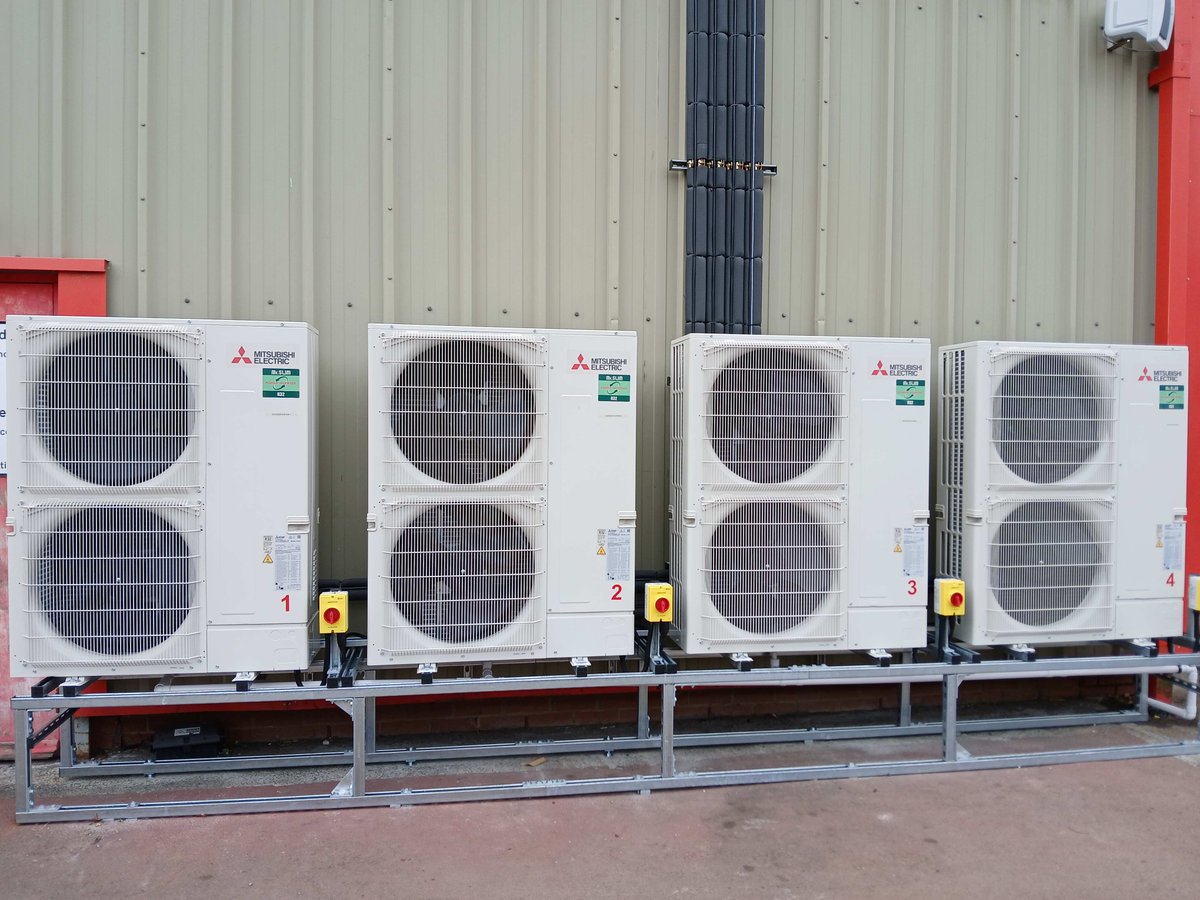 A project has created a ‘smart’ way of lowering carbon emissions and long-term costs at a vital Council owned hub and enable transition to zero tail pipe emission vehicles to reduce pollution.
Full story 👉 bit.ly/44k7Yf6