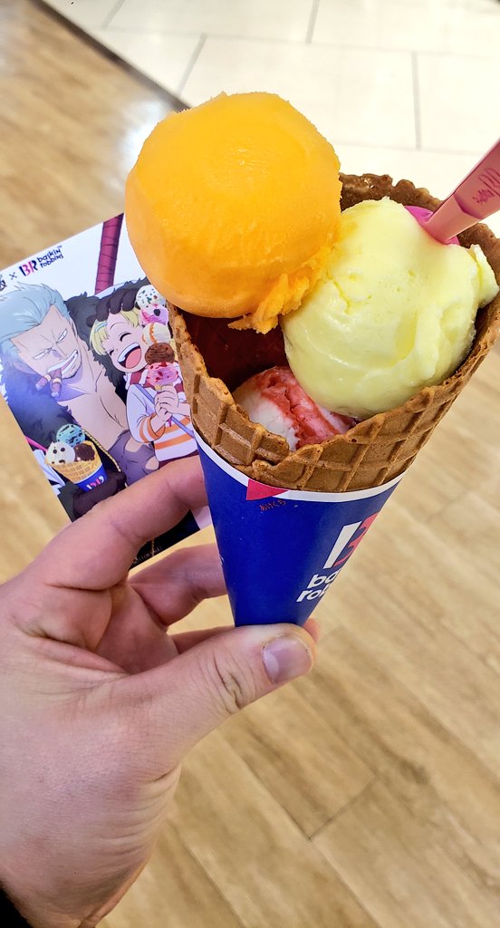 ちょっとスモやんのズボンにアイス食べさせに行ってくる!(ユウちゃんとお揃いにした) 
