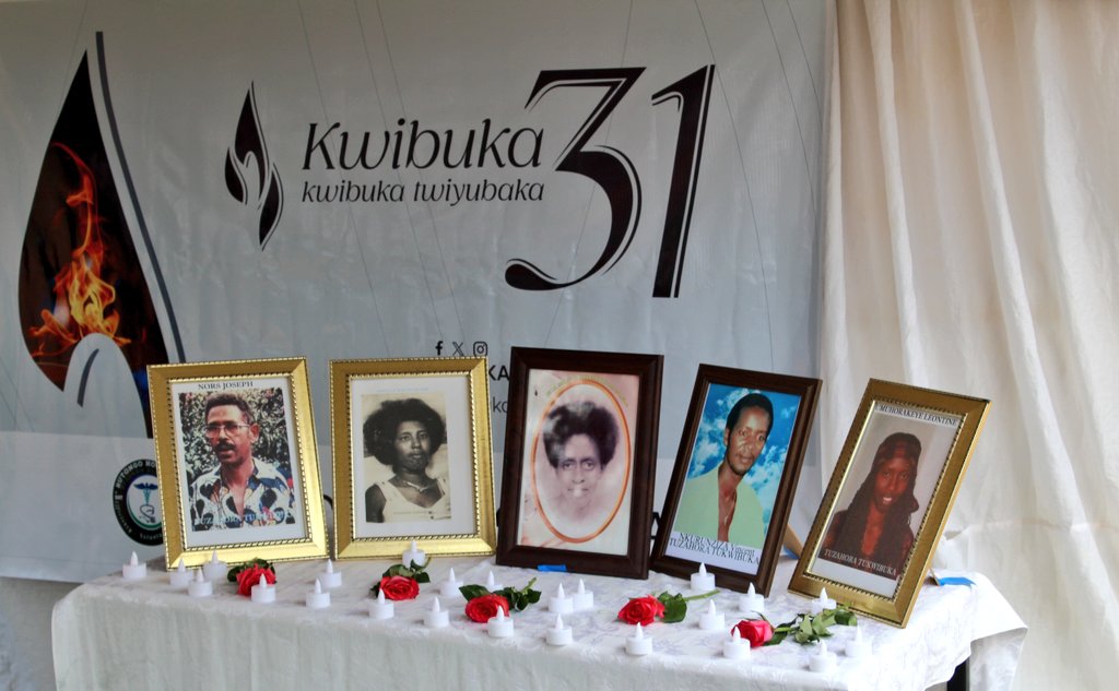 RutongoH's tweet photo. Muri uyu mwanya, mu Bitaro bya @RutongoH turimo kwibuka ku nshuro ya 31 Jenoside yakorewe Abatutsi mu Rwanda mu 1994. By'umwihariko turimo kwibuka abahoze ari abakozi b'Ibitaro bya #Rutongo n'ibigo nderabuzima byo muri zone ya Rutongo. Twifatanyije na Visi Meya @MutagandaT https://t.co/zbuCv8Stg7