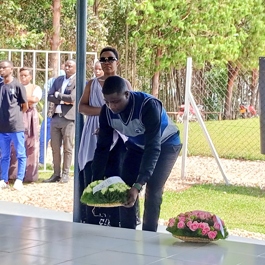 RutongoH's tweet photo. Muri uyu mwanya, mu Bitaro bya @RutongoH turimo kwibuka ku nshuro ya 31 Jenoside yakorewe Abatutsi mu Rwanda mu 1994. By'umwihariko turimo kwibuka abahoze ari abakozi b'Ibitaro bya #Rutongo n'ibigo nderabuzima byo muri zone ya Rutongo. Twifatanyije na Visi Meya @MutagandaT https://t.co/zbuCv8Stg7