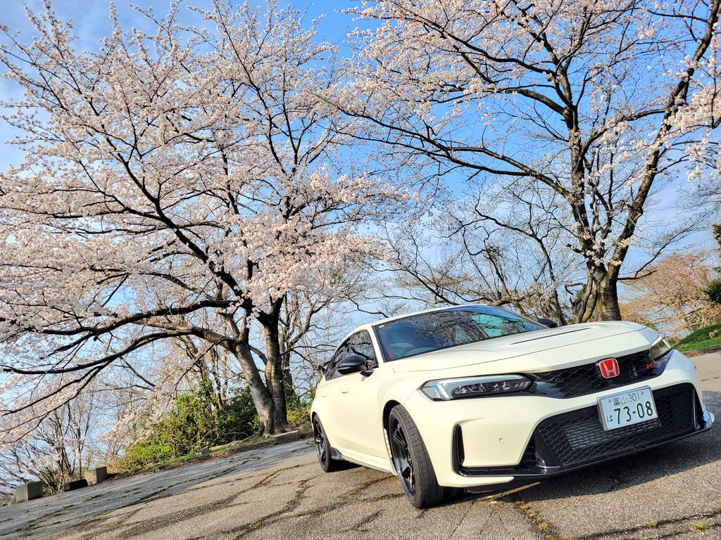 kk_RVF400's tweet photo. FL5乗ってると会社でたまに声かけられる
本日は子供がお熱だったので久々テレワークでした https://t.co/3MQACh2eBP