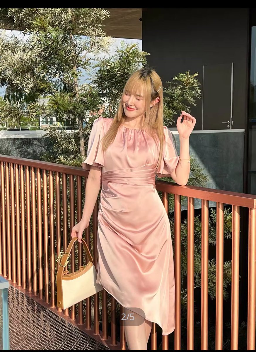 chic_oversizee's tweet photo. @llllollll_55 https://t.co/FrNTjQoOgQ sizeXS รุ่นbora dress ส่งต่อ700฿ รวมส่งค่ะ https://t.co/3iINCFCY4w