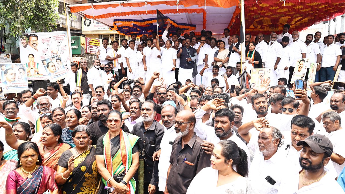 INCTamilNadu's tweet photo. அரசமைப்புச் சட்டத்தை வழங்கிய அண்ணல் டாக்டர் பி.ஆர். அம்பேத்கர் அவர்களை நாடாளுமன்றத்தில் இழிவுபடுத்தி பேசியதோடு, தமிழ்நாட்டின் நலன்களுக்கு விரோதமாக செயல்படுகிற சர்வாதிகார, பாசிச போக்கு கொண்ட ஒன்றிய உள்துறை அமைச்சர் அமித்ஷா அவர்களின் சென்னை வருகையையொட்டி, அவருக்கு எதிராக சென்னை மாவட்ட காங்கிரஸ் கமிட்டிகள் சார்பில், தமிழ்நாடு காங்கிரஸ் கமிட்டி தலைவர் திரு. கு. செல்வப்பெருந்தகை, எம்.எல்.ஏ., அவர்கள் தலைமையில், சென்னை மைலாப்பூர், டாக்டர் அம்பேத்கர் பாலம் அருகில் கருப்புக்கொடி ஏந்தி, மாபெரும் கண்டன ஆர்ப்பாட்டம் நடைபெற்றது.

இக்கண்டன ஆர்ப்பாட்டத்தில் தமிழ்நாடு காங்கிரஸ் இயக்க சீரமைப்பு மேலாண்மைக்குழு தலைவர் திரு. சா. பீட்டர் அல்போன்ஸ், தமிழ்நாடு சட்டமன்ற காங்கிரஸ் கட்சி கொறடா திரு. அசான் மௌலானா MLA , பொன்னேரி சட்டமன்ற உறுப்பினர் திரு துரை. சந்திரசேகர் தமிழ்நாடு காங்கிரஸ் துணை தலைவர்கள் திரு ஆ கோபண்ணா திரு சொர்ண சேதுராமன், Dr விஜயன் திருமதி இமயா கக்கன் திரு கீழானூர் ராஜேந்திரன், அமைப்பு செயலாளர் திரு ராம் மோகன் பொது செயலாளர்கள் திரு D செல்வம் திரு N.அருள் பெத்தையா திரு தளபதி பாஸ்கர், சிறுபான்மை துறை தலைவர் திரு முகமது ஆரிப், மீனவர் துறை தலைவர்  திரு. J  ஜோர்தான் ஜோசப், இலக்கிய பிரிவு தலைவர் திரு. பி எஸ் புத்தன், திரு. ரவீந்திரதாஸ் AICC உறுப்பினர் மாமன்ற உறுப்பினர்கள் முன்னணி அமைப்புகள் துறைகள் மற்றும் பிரிவுகள் தலைவர்கள் மற்றும் பெருந்திரளான காங்கிரஸ் கட்சியினர் பங்கேற்றனர்.

இக்கண்டன ஆர்ப்பாட்டத்தில் கலந்து கொண்ட தமிழ்நாடு காங்கிரஸ் கமிட்டி தலைவர் திரு. கு. செல்வப்பெருந்தகை, எம்.எல்.ஏ., அவர்கள் உள்ளிட்ட காங்கிரஸ் கட்சியினர் அனைவரையும் காவல்துறை கைது செய்தனர்.

#GoBackAmitShah