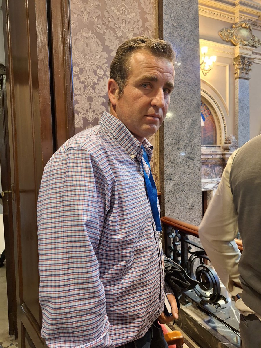 Robert Expósito, agricultor de #Faitanar, de <a href="/perlhorta/">Per L'Horta 🍉</a>, qüestiona al #PleValència el concepte de reconstrucció i critica que s'hagen reparat  infraestructures visibles mentre que hi ha moltes d'altres que no. Demana que s'escolte el veïnat i lamenta la manca d'ajuda en la #DANA.