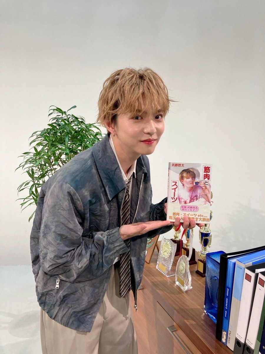 fantastics_fext's tweet photo. ＼今夜放送📺／

本日4/11(金) 24:30〜放送
日本テレビ「 #スギるヤツ 」に
#佐藤大樹 が出演いたします！

「過剰に何かをしスギるヤツ」を
テーマに総勢17名の芸人たちが
3週連続でお届けするコラボコント番組！
今夜が最終週！
ぜひご覧ください👀 

@TooMuchNaPeople
#FANTASTICS https://t.co/2lkF6KzivK