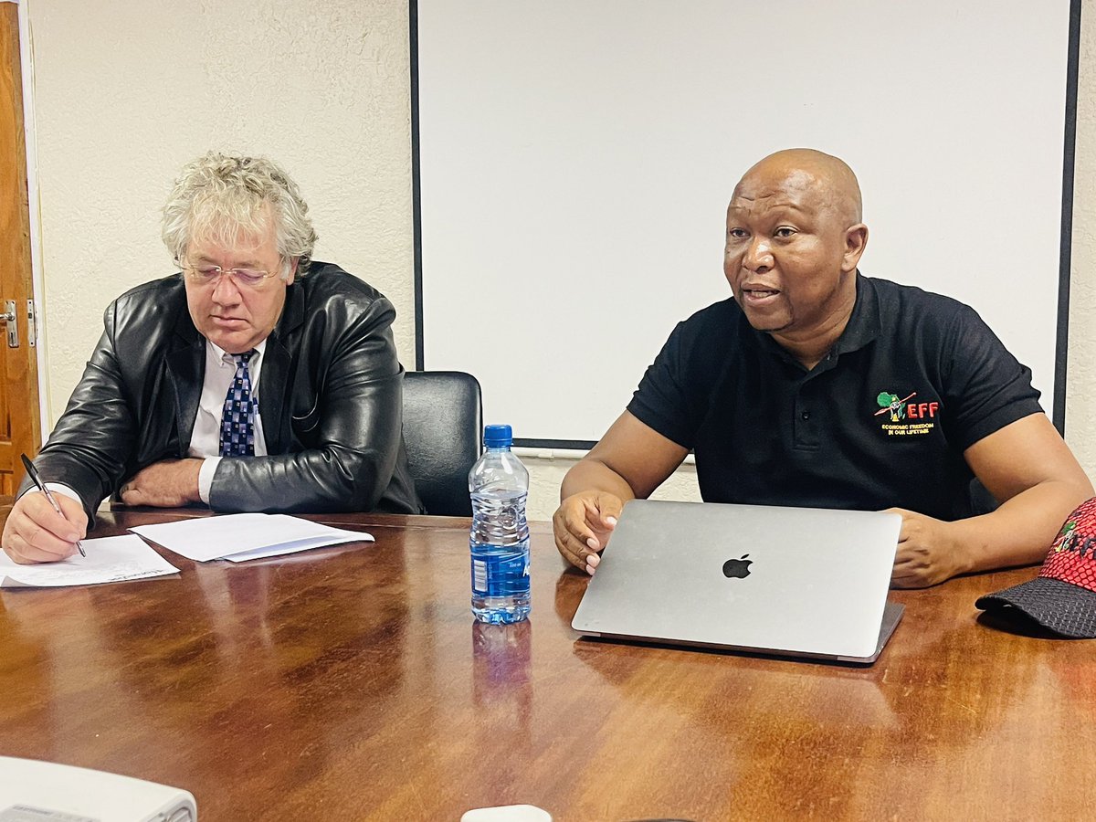effnorthercape's tweet photo. ♦️In Pictures♦️
The meeting between Orania/Freedom Front Plus and the leadership of EFF Northern Cape is currently underway in Kimberley.
#YearOfThePicketLines https://t.co/49NB4kBmbO