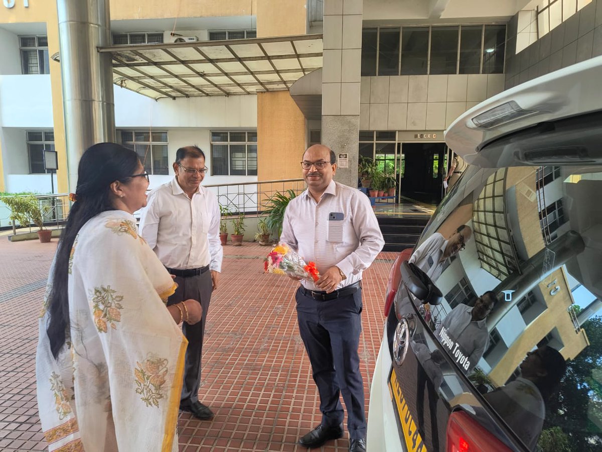 CipmcErnakulam's tweet photo. Honourable Additional commissioner Plant Protection DA&FW Shri.Anand kumar Prabhakar visited CIPMC ERNAKULAM on 11.04.2025 #officevisit #MinistryofAgriculture #dppqs https://t.co/Cuk6623XxA