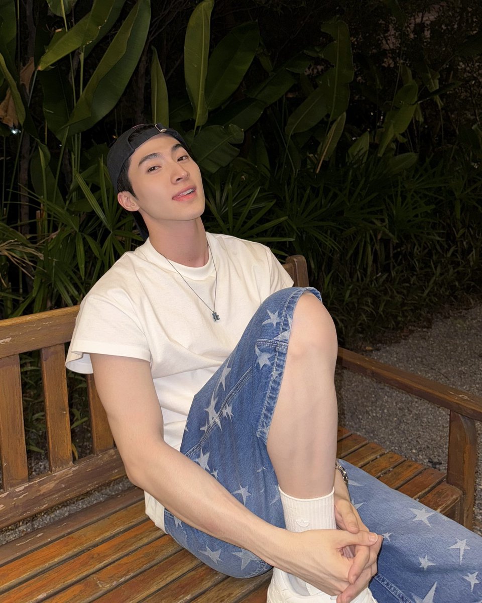 bluepongtiwat_'s tweet photo. 😜 https://t.co/eSDWDwb2YE