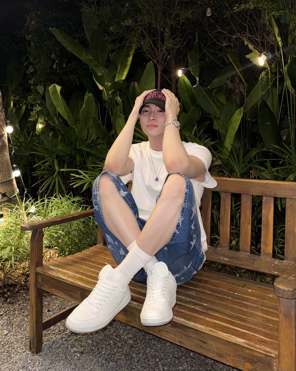 bluepongtiwat_'s tweet photo. 😜 https://t.co/eSDWDwb2YE