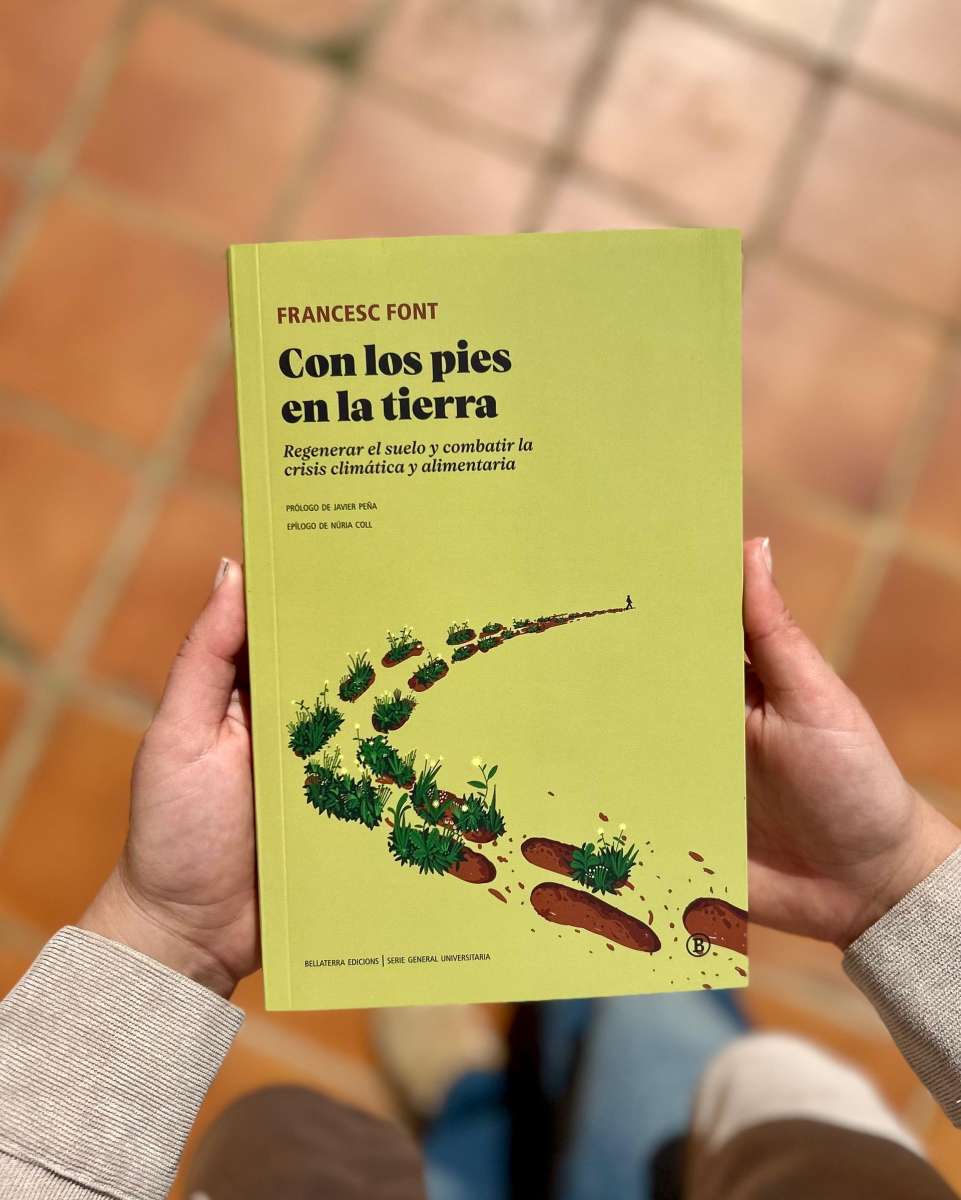 Bellaterra Edicions (@bellaterra_ed) on Twitter photo 🌱 ¿Y si la clave para mitigar la crisis climática estuviera bajo nuestros pies?
👣 <a href="/francescfont_/">Francesc Font - Agricultura Regenerativa</a> nos invita a descubrir el papel esencial que juega el suelo en nuestra existencia y en los grandes retos globales🌿
bellaterra.coop/es/libros/con-… 🌱 ¿Y si la clave para mitigar la crisis climática estuviera bajo nuestros pies?
👣 <a href="/francescfont_/">Francesc Font - Agricultura Regenerativa</a> nos invita a descubrir el papel esencial que juega el suelo en nuestra existencia y en los grandes retos globales🌿
bellaterra.coop/es/libros/con-…