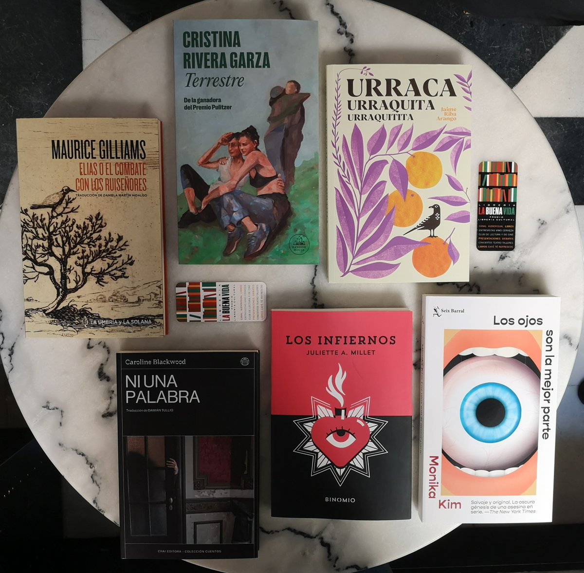 LaBuenaVidaLib's tweet image. ¡Pásate a por tus lecturas para estos días de descanso! Recuerda que abrimos todos los días, también los festivos, de 11 a 14.30 y de 17 a 21 h.

Y también puedes encontrarlos en nuestra tienda online:
f.mtr.cool/rlqbavlebn

#libreríasdemadrid #libreríasindependientes