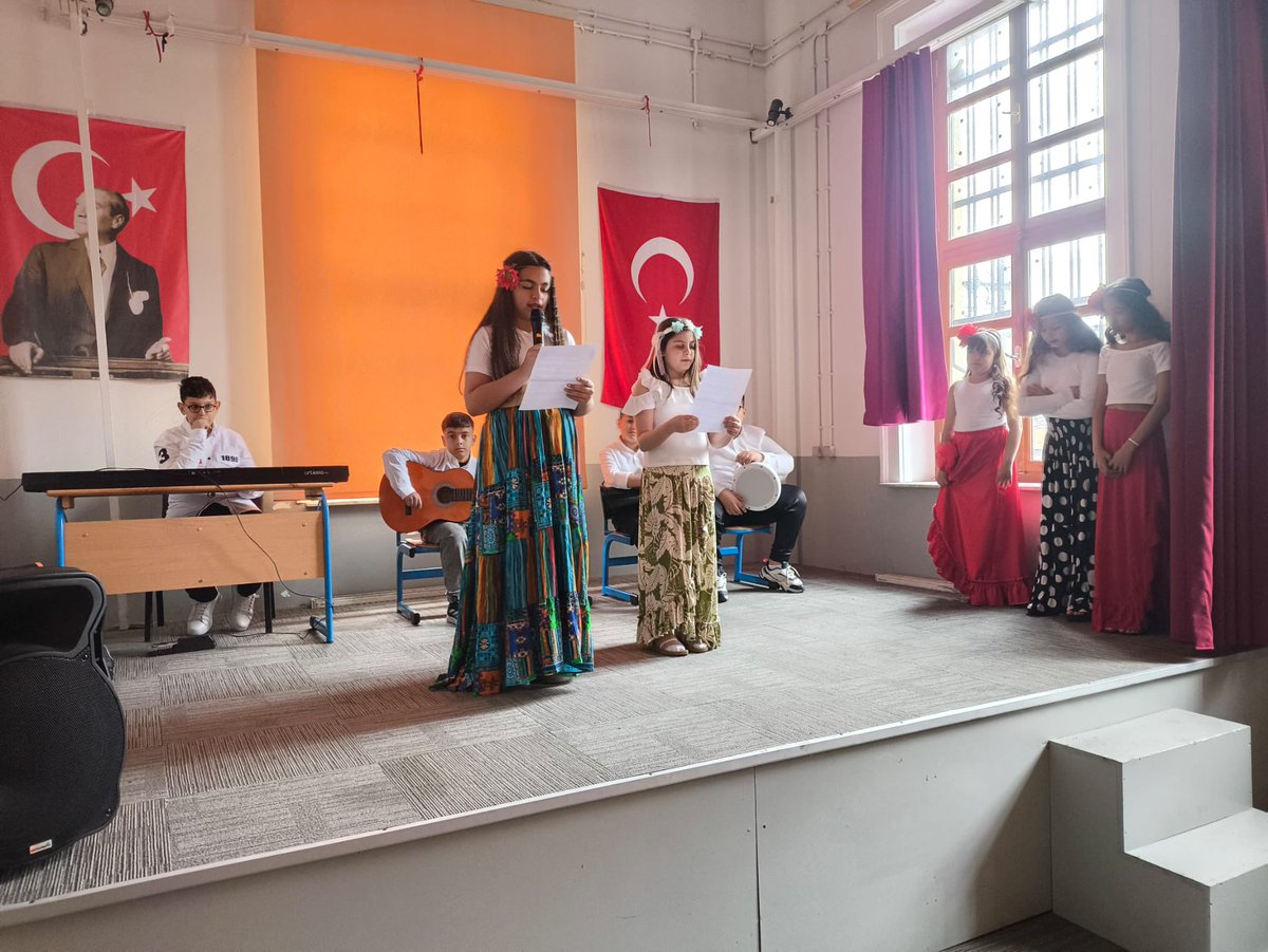 8 Nisan Dünya Romanlar gününü öğrenci ve velilerimizin katılımı ile kutladık . Emeği geçen öğrenci ve öğretmenlerimize teşekkür ederiz . 
<a href="/konak_ilcemem/">Konak İlçe Milli Eğitim Müdürlüğü</a> 
<a href="/MetinEnder35/">Metin Ender KARABULUT</a> 
<a href="/izmir_ilmem/">İzmir İl Milli Eğitim Müdürlüğü</a>