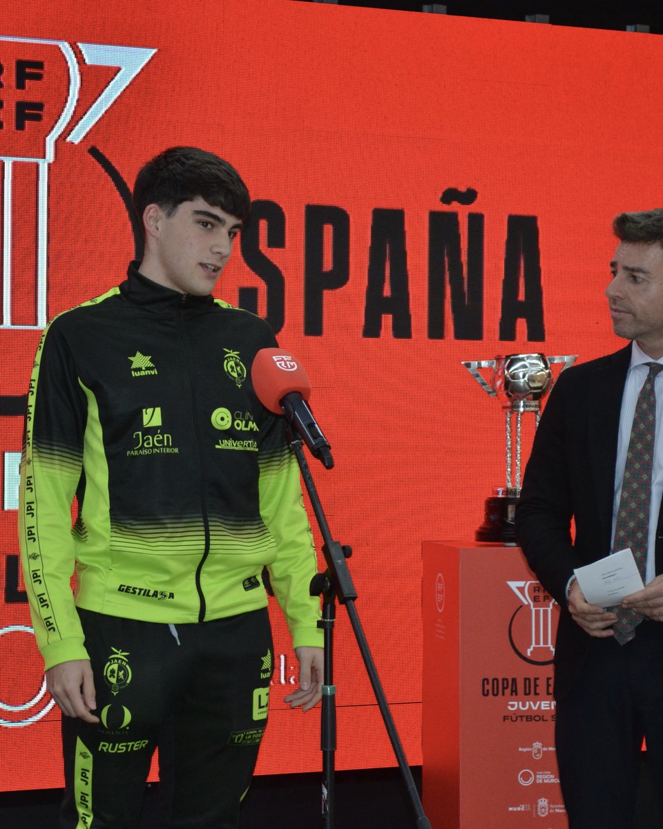 💛 ¡Ayer estuvimos presentes en el acto de presentación de la #CopaDeEspañaJuvenil!

👏🏼 ¡<a href="/Antonioh1231/">Antoniioherrera12</a> presente representando al EOM Equipo Jurídico <a href="/JaenFS/">Jaén Paraíso Interior FS</a>!

⏳ Unas horas para que comiencen nuestros Cuartos de Final

#SomosJaén💛#FuturoAmarillo