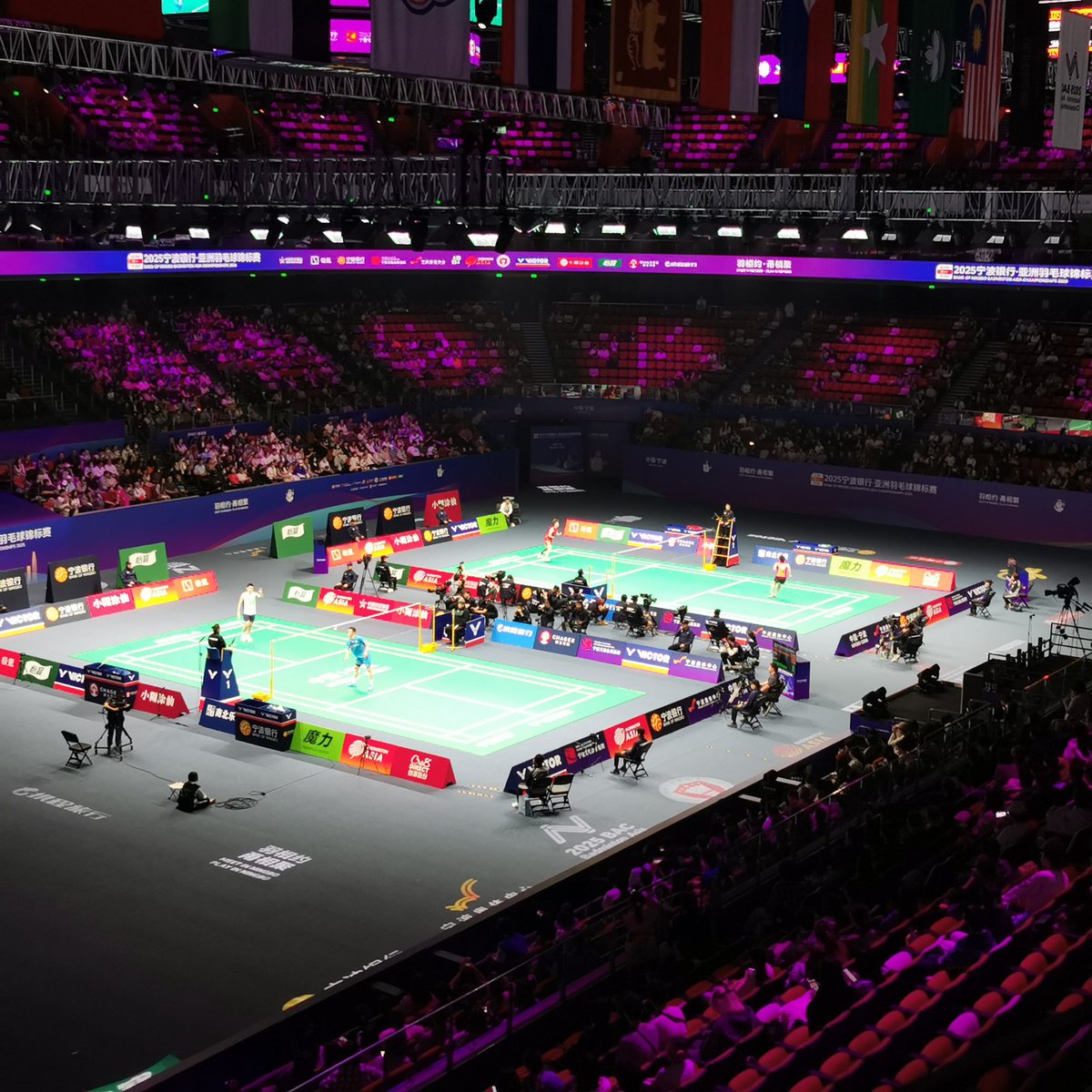 wschooi's tweet image. Badminton Asia Championships 2025. 

Behind the scene:
Commentator - Roshan Rai in action.