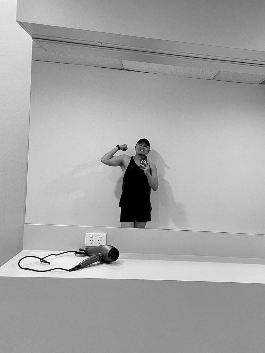 chortuguese's tweet photo. Stronger than yesterday (feat. the gym’s hairdryer). https://t.co/6gFbendssk