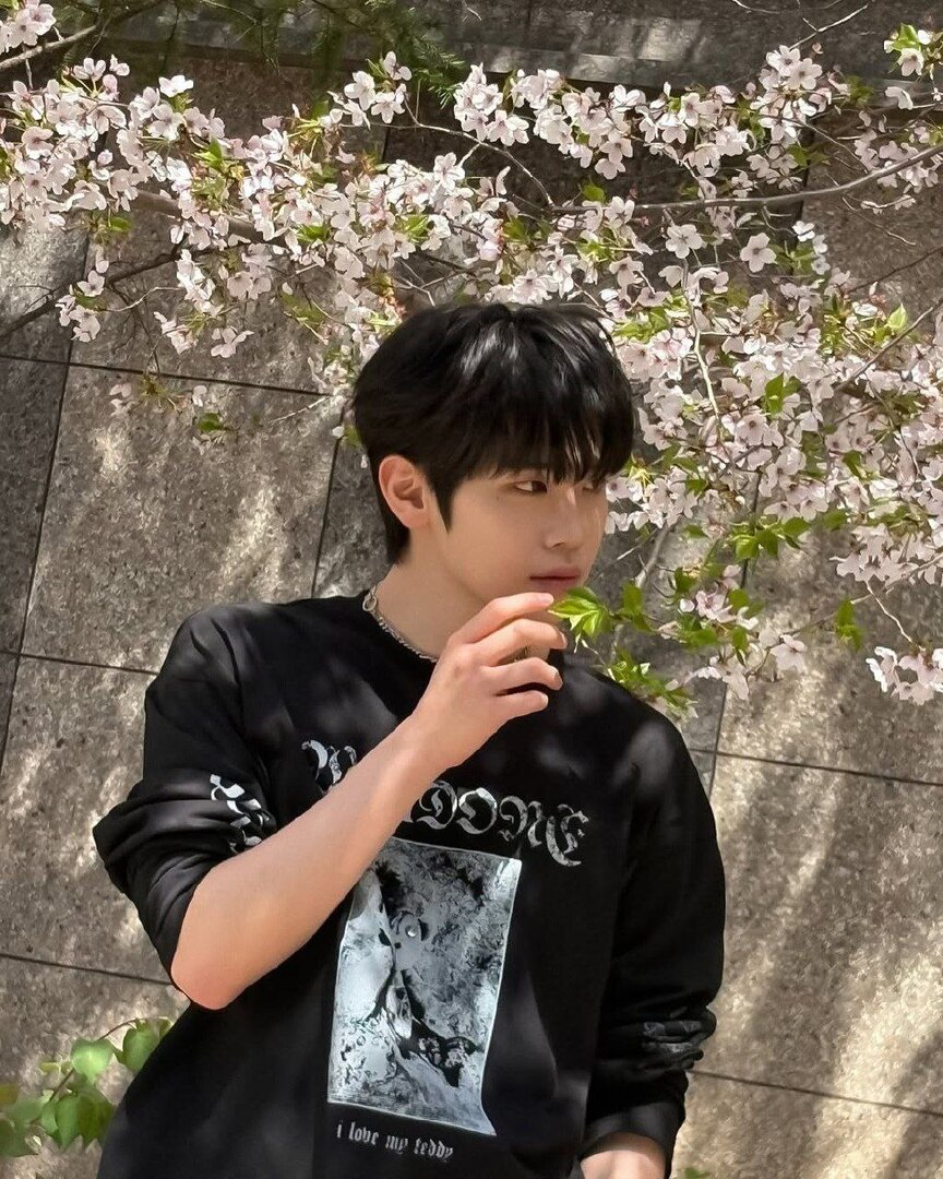 selfolssi ♤ tweet media