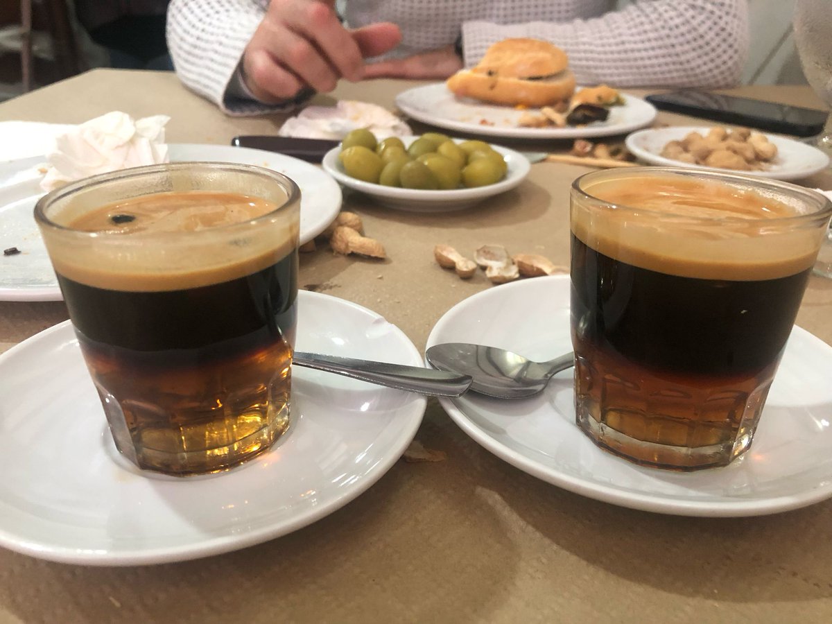 El meu germa esmorzant hui en el Quitín xicons <a href="/CulturaAlmuerzo/">Cacau D'Or 🍊</a> <a href="/pacolonso/">Paco Alonso 🍊👉🦋</a>