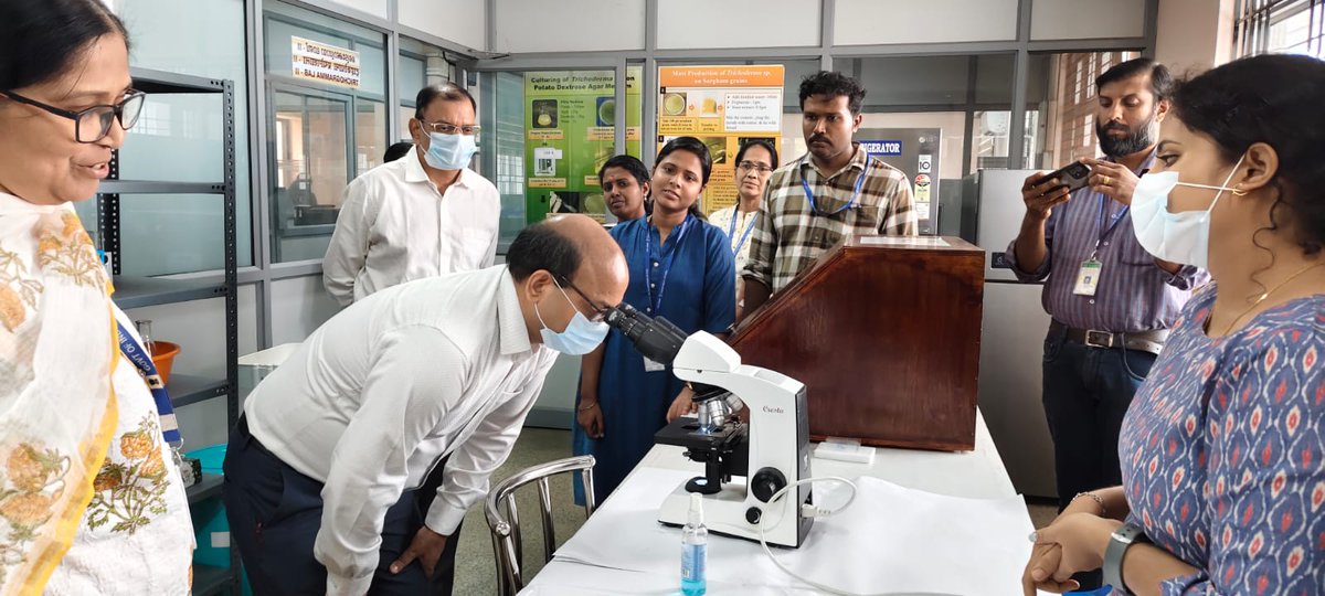 CipmcErnakulam's tweet photo. Honourable Additional commissioner Plant Protection DA&FW Shri.Anand kumar Prabhakar visited CIPMC ERNAKULAM on 11.04.2025 and have seen various biocontrol production labs and appreciated the activities carried out. #biocontrollabvisit #MinistryofAgriculture #dppqs https://t.co/k8D09ErXPc