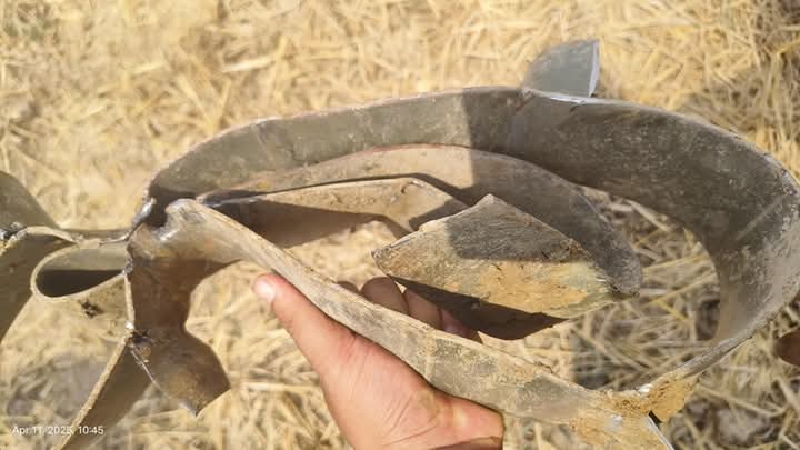 lacquerbreeze's tweet photo. Apr 11, 3:40 am, terrorist #Military dropped 2 aerial b0mbs on the #ThaeChaung village (#KachinKone), located on eastern side of #Shwebo-#Myitkyina road in #Kawlin Twsp, #Sagaing rgn, 1 of which remained unexploded.
#WhatsHappeningInMyanmar
#2025Apr11Coup
#CrimesAgainstHumanity https://t.co/mDSMMRqSkH