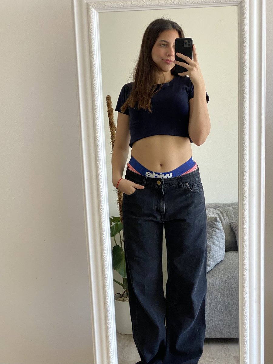 Would you date a girl with smaller 🍒? 🙈