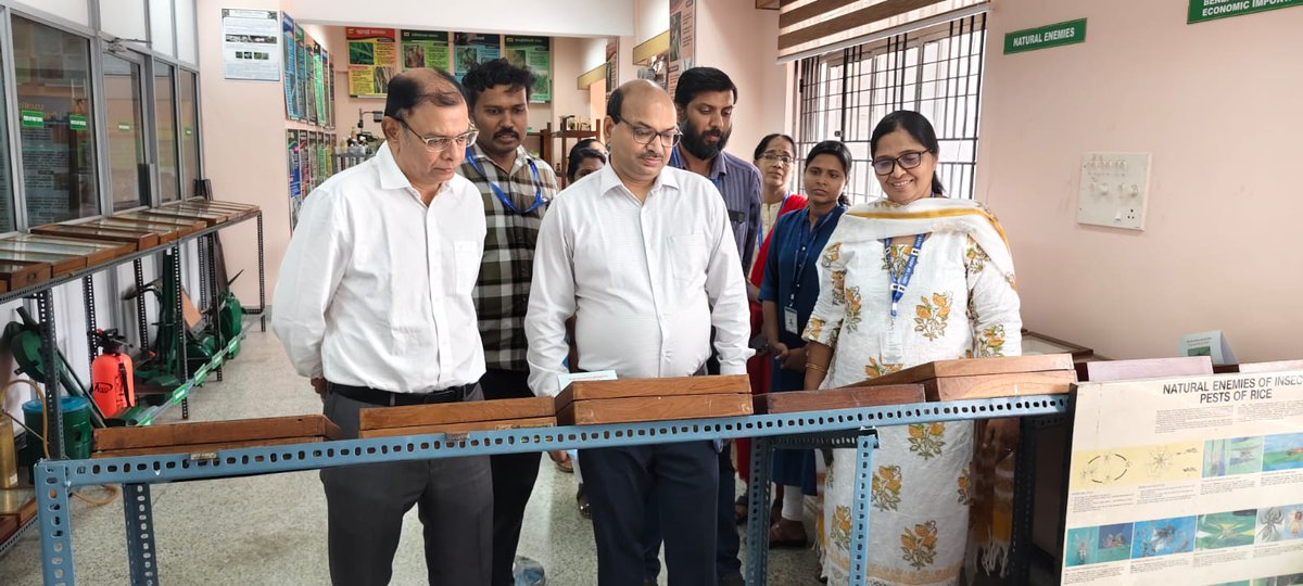 CipmcErnakulam's tweet photo. Honourable Additional commissioner Plant Protection DA&FW Shri.Anand kumar Prabhakar visited CIPMC ERNAKULAM on 11.04.2025 and have seen various biocontrol production labs and appreciated the activities carried out. #biocontrollabvisit #MinistryofAgriculture #dppqs https://t.co/k8D09ErXPc