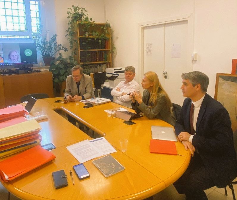 Un grand 🙏 à tous les conseillers des Français de l'étranger pour leur participation active et engagée lors du dernier conseil consulaire où nous avons évoqué le rapport d'activité annuel du consulat général de 🇫🇷 à #Rome ainsi que la charte des élus récemment publiée.