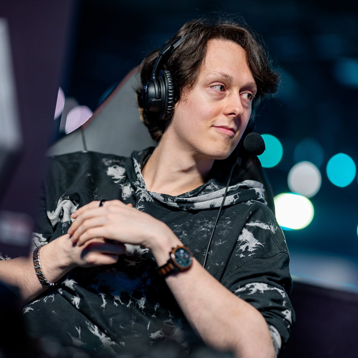 This week <a href="/TolkinLoL/">Tolkin</a> will join <a href="/DanielDrakos/">Drakos</a> and <a href="/DagdaCasts/">Rob Price</a> on EUphoria! 🎙️

Do you have any questions for Tolkin? Let us know in the replies! 👇